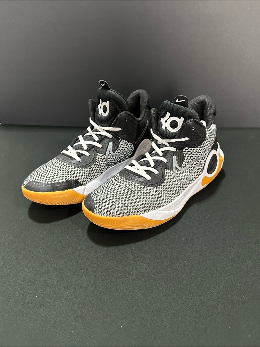 Nike KD Trey 5 IX Basketball Shoes Black White Gum Sole Men’s Size 12